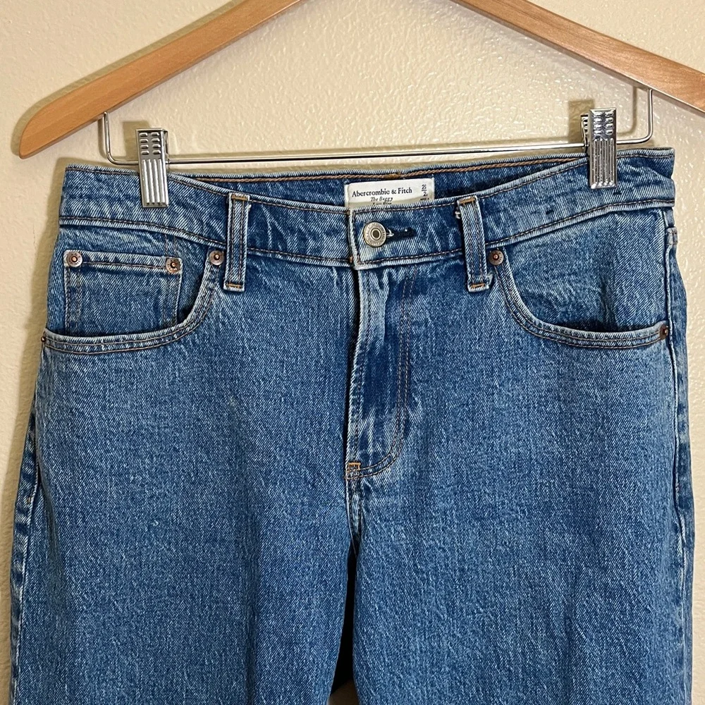 Abercrombie & Fitch The Baggy Low Rise Blue Jeans - Picture 2 of 8